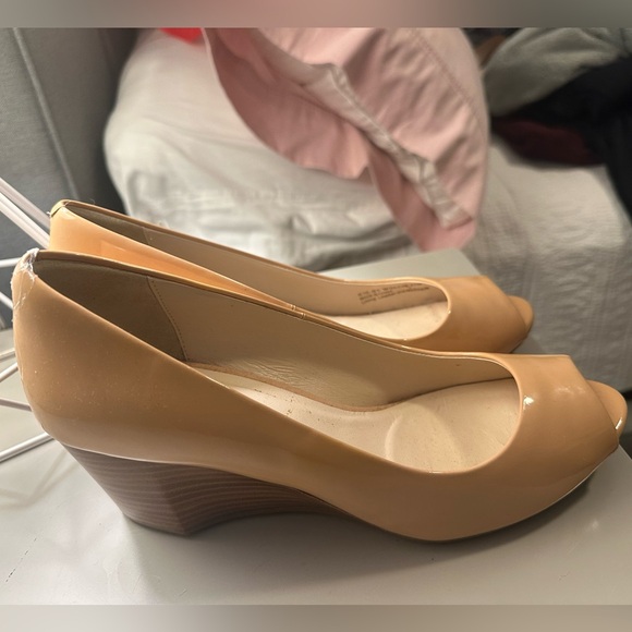 Cole Haan grand OS nude patent wedge heels 8.5 - Picture 2 of 5